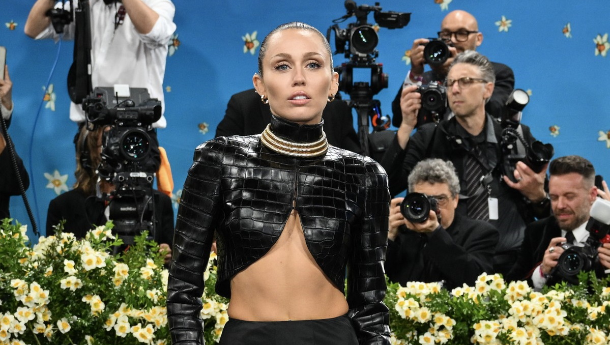 Το πολυαναμενόμενο Met Gala 2025 ξεδίψασε τους fashion addicts με μια πληθώρα εκθαμβωτικών λεπτομερειών