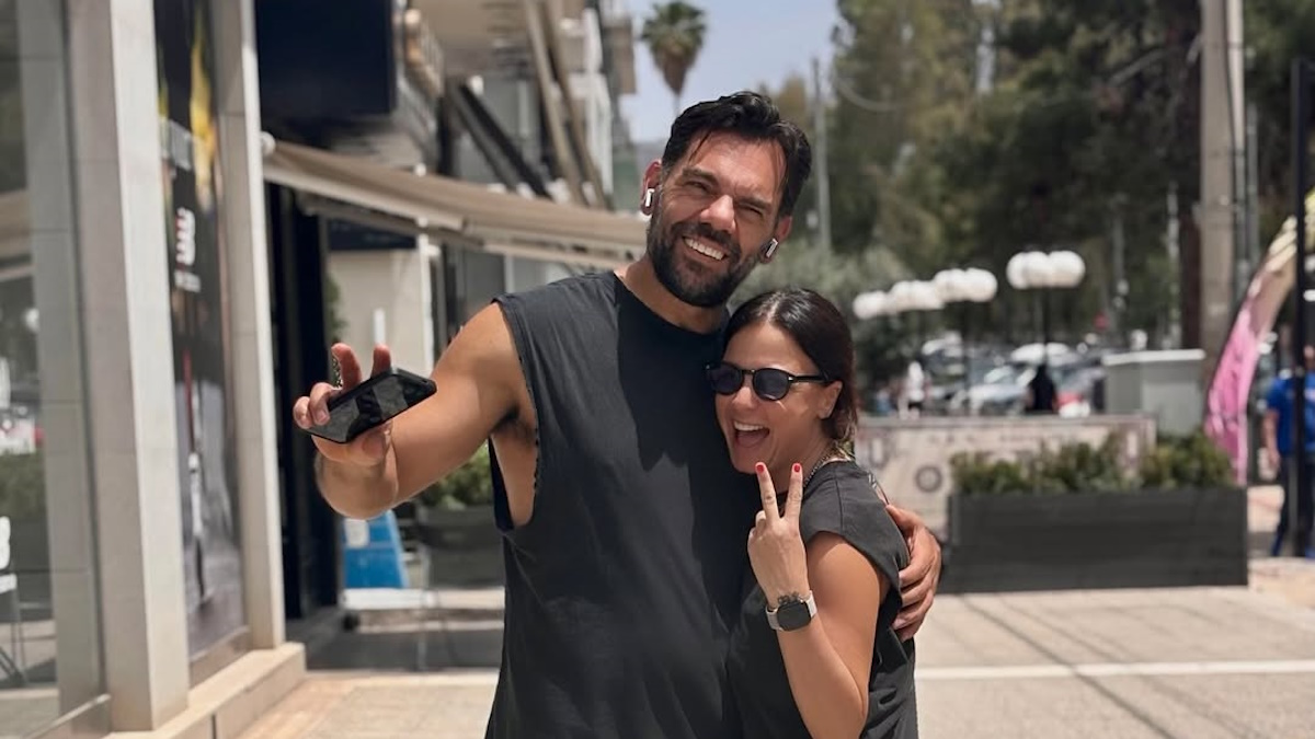 Σοφία Φαρατζή: Ποζάρει αγκαλιά με τον σύζυγό της – Το παθιασμένο φιλί που αντάλλαξαν