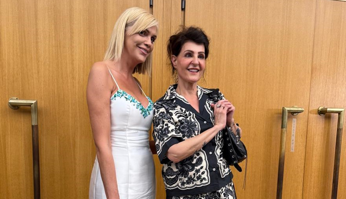 Σάσα Σταμάτη: Κομψή εμφάνιση με φόρεμα, Celia Kritharioti δίπλα στη Νία Βαρντάλος