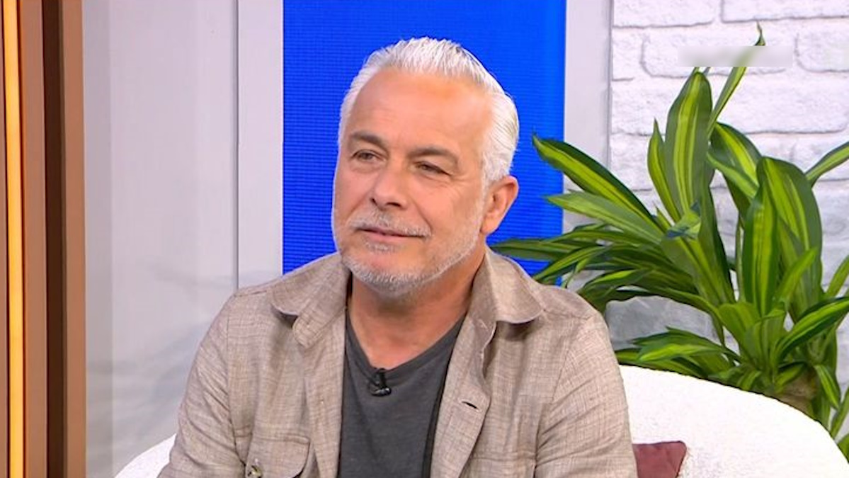 «Λύγισε» ο Χάρης Χριστόπουλος: «Έβλεπα παιδιά σκελετωμένα να τα τρώνε οι μύγες, δεν είναι ζωή αυτή»
