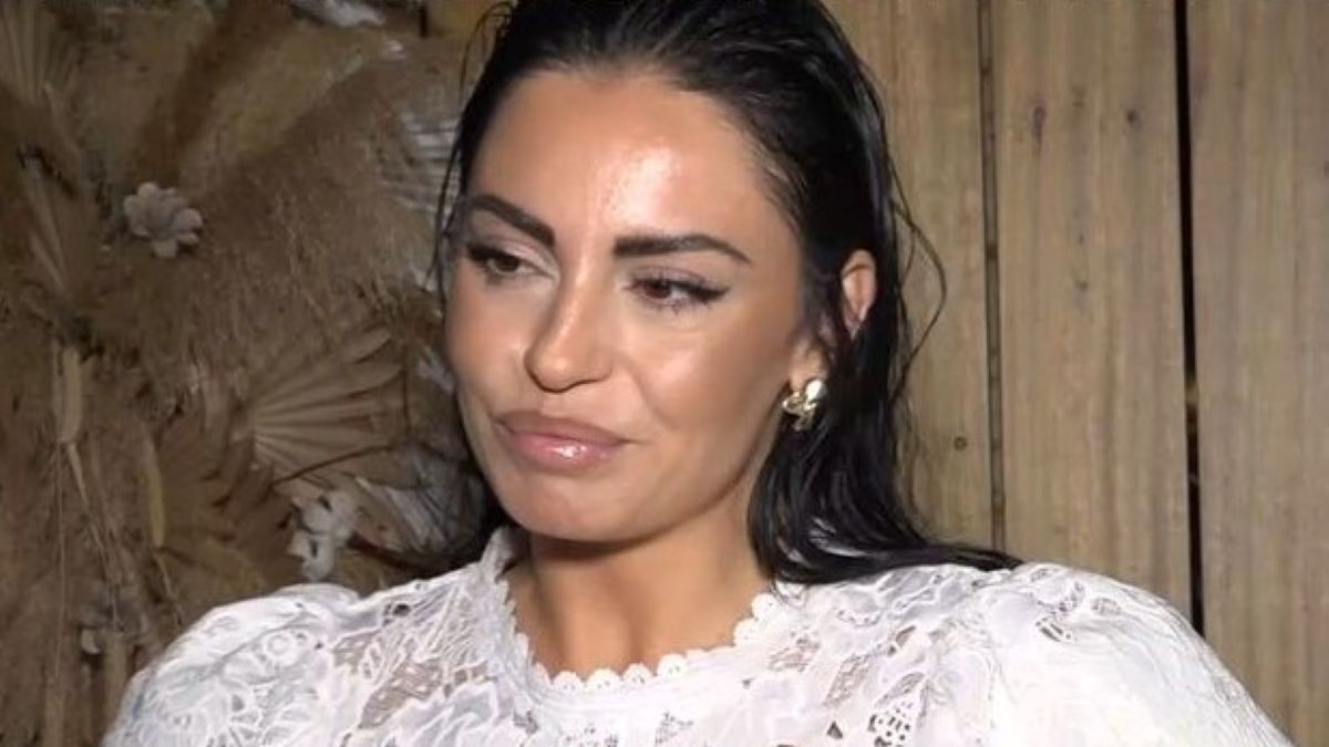 Δήμητρα Αλεξανδράκη για Δημήτρη Αλεξάνδρου: «Αν δεν θέλει να απαντά για τη ζωή του να μην κάνει δημόσιες εμφανίσεις και να πηγαίνει μόνο για camping»