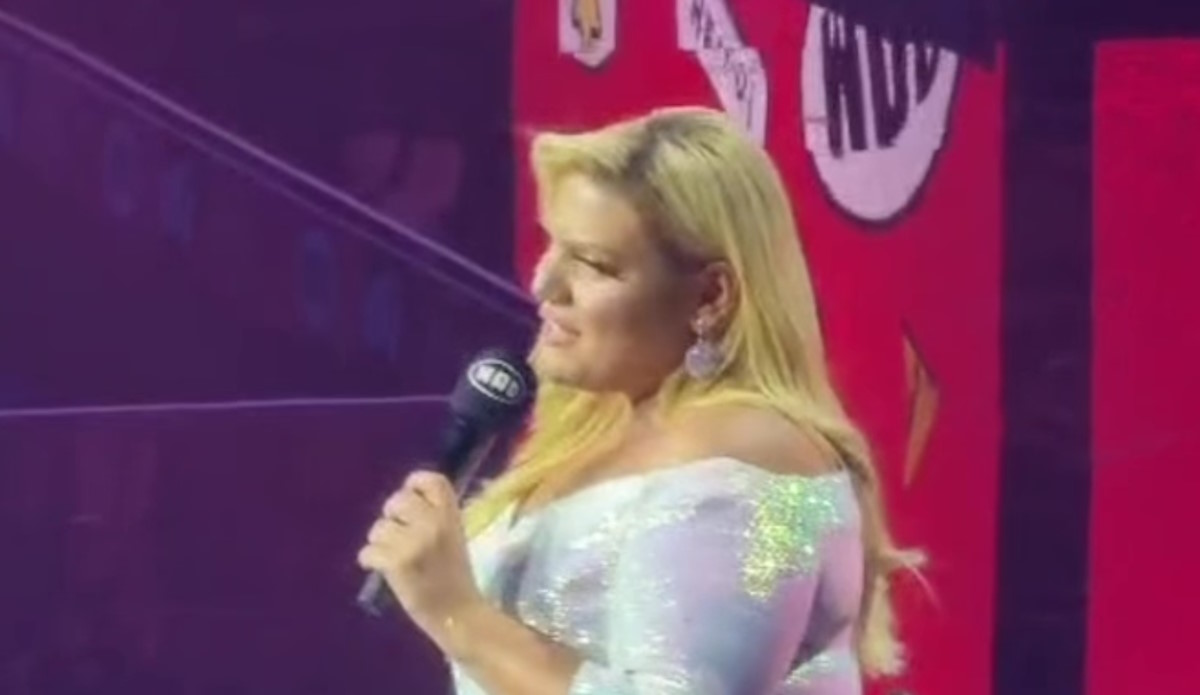 MAD VMA 2025: Η Δανάη Μπάρκα παρέδωσε το βραβείο στη Δέσποινα Βανδή και στον Mente Fuerte – Η απίστευτη έκπληξη που τους έκανε