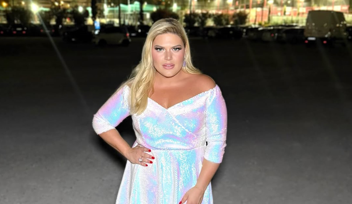 Δανάη Μπάρκα: Η super glam εμφάνισή της στα MAD VMA 2025 – Το mini φόρεμα που έκλεψε τις εντυπώσεις
