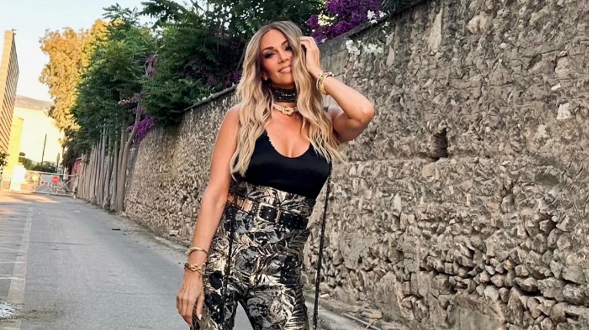 Έλλη Κοκκίνου: «Ζούμε για αυτό που αγαπάμε» – Η επανένωση με τον Φοίβο, η παρουσίαση και τα νέα τραγούδια