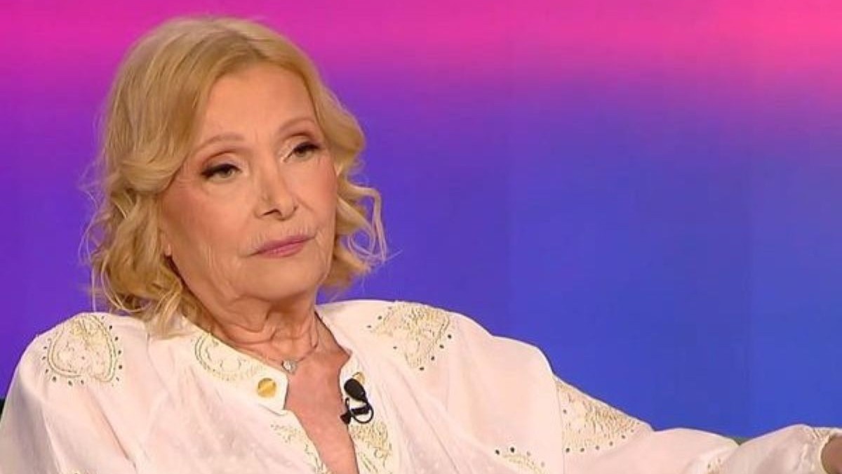 Νέλλη Γκίνη: «Ο Λάμπρος Κωνσταντάρας δεν ήταν πέφτουλας. Ο Κώστας Βουτσάς ήταν αγαπησιάρης»