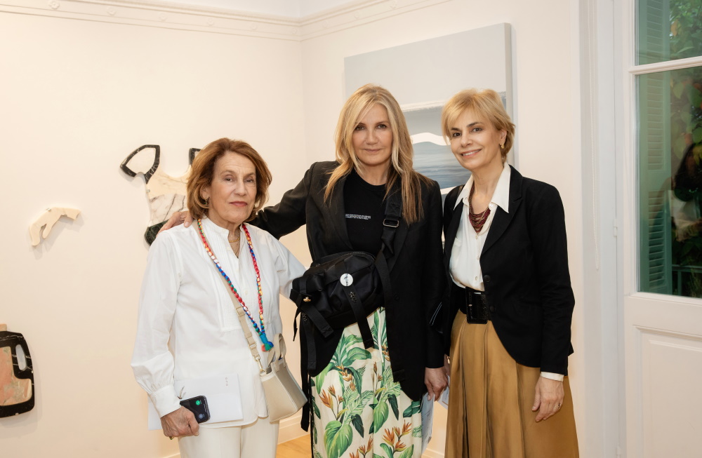 Η Μαρίνα Καρέλλα, η Μαρέβα Μητσοτάκη και η Κατερίνα Κοσκινά.