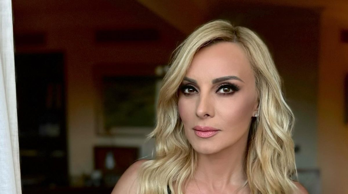 Πέγκυ Ζήνα: Μία ξεχωριστή αφιέρωση για τον Βασίλη Καρρά στο Καλλιμάρμαρο