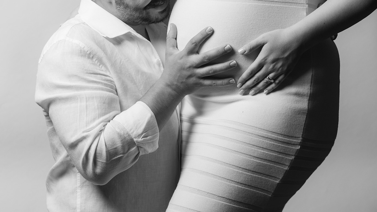 Γνωστός τραγουδιστής αποκάλυψε πως θα γίνει μπαμπάς
