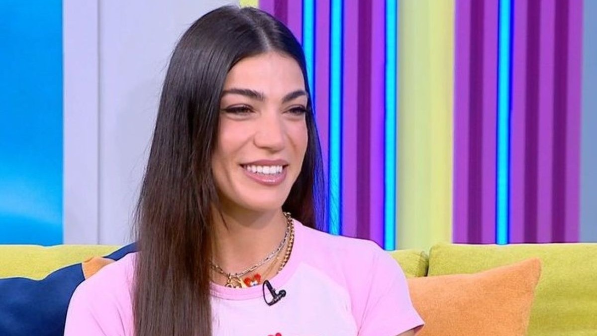 Ήβη Αδάμου: «Με τον Μιχάλη μένουμε συνειδητά στην Αλεξανδρούπολη, άσχετα αν αυτό αύριο-μεθαύριο αλλάξει, γιατί μας δυσκολεύει»