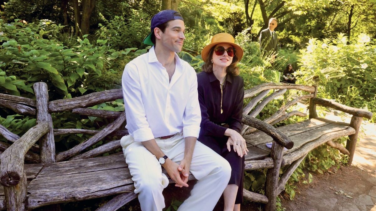 American Love Story: Η Ναόμι Γουότς «ζωντανεύει» την Τζάκι Κένεντι