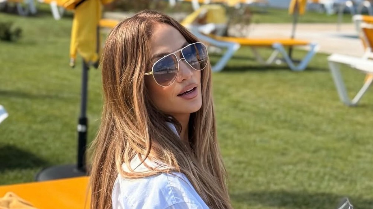 Τα 3D nails της JLo στην περιοδεία της