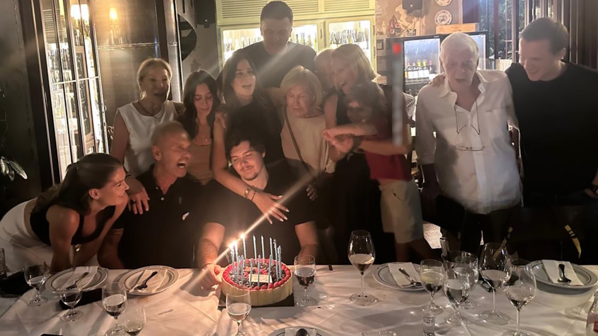 Μάξιμος Κωστόπουλος: Το λαμπερό dinner party για τα γενέθλια του – Μπαλατσινού και Κωστόπουλος στο πλευρό του