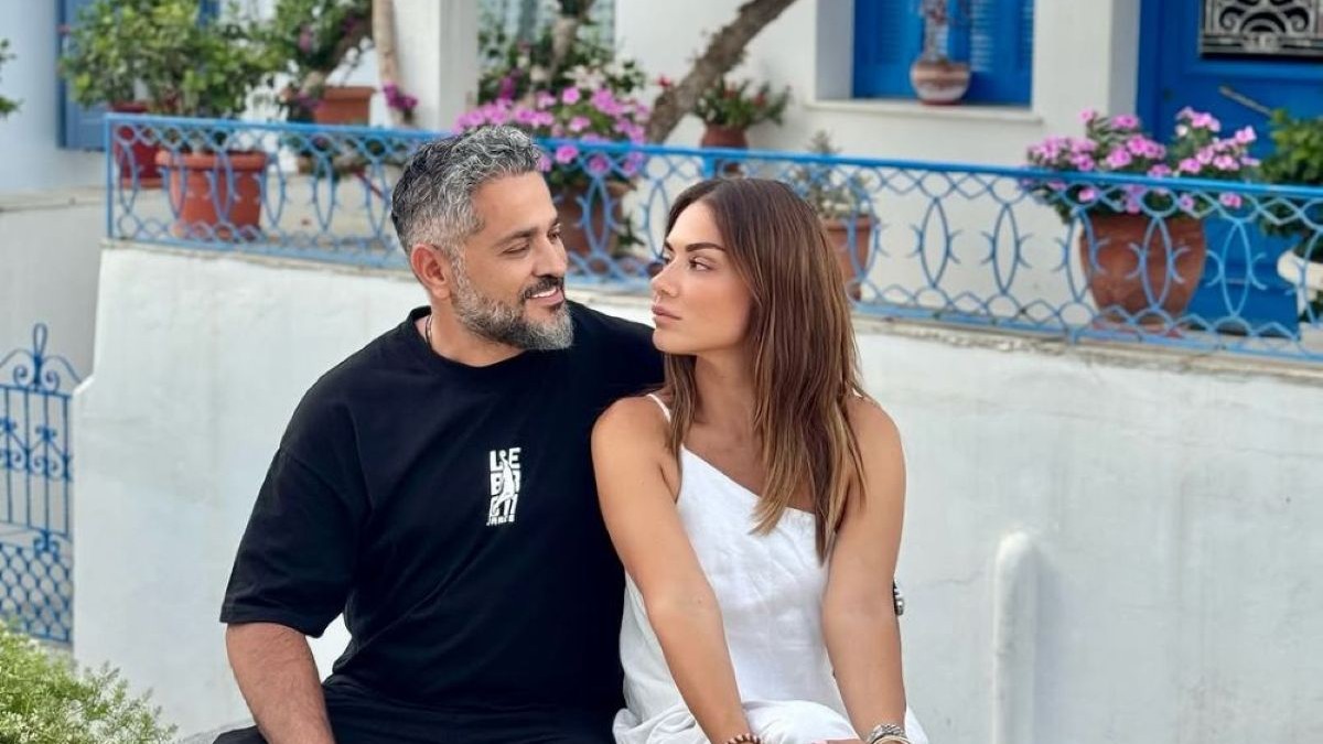 Ρομαντικές στιγμές στην Τήνο για τη Βάσω Λασκαράκη και τον Λευτέρη Σουλτάτο – Οι φωτογραφίες που τους τράβηξε η κόρης της