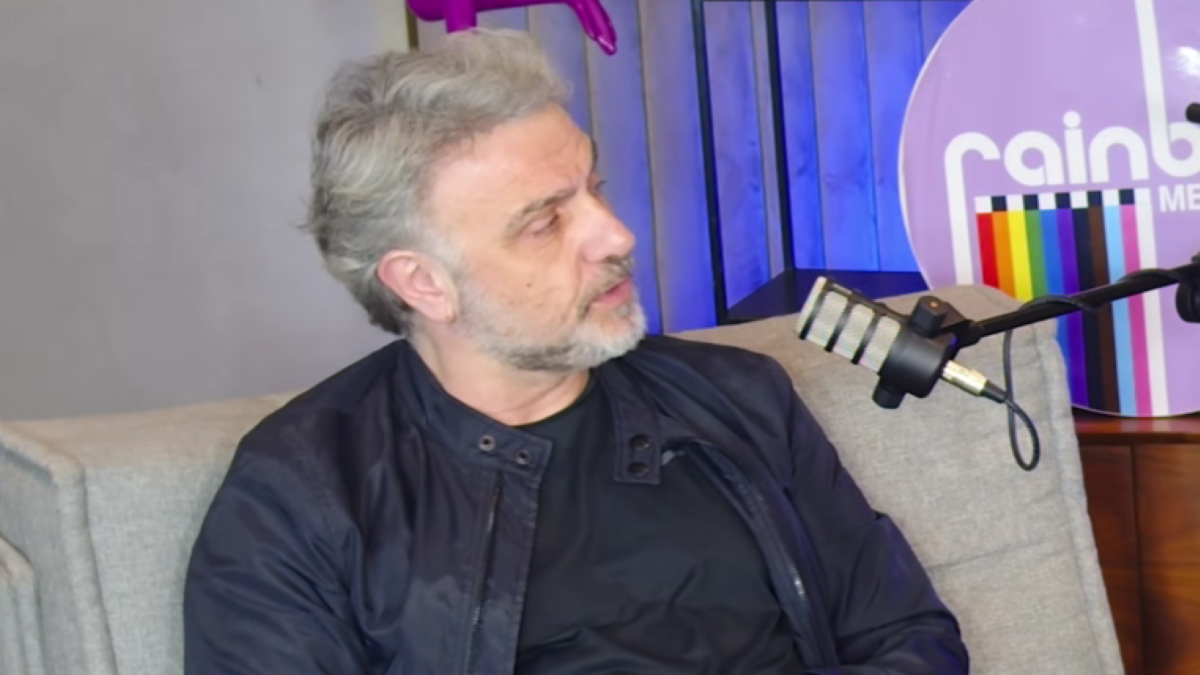Συγκλονίζει ο Φάνης Μουρατίδης για την απώλεια της αδερφής του: «Θυμάμαι τη μέρα που ξύπνησα και είδα το μισό της πρόσωπο μελανιασμένο»