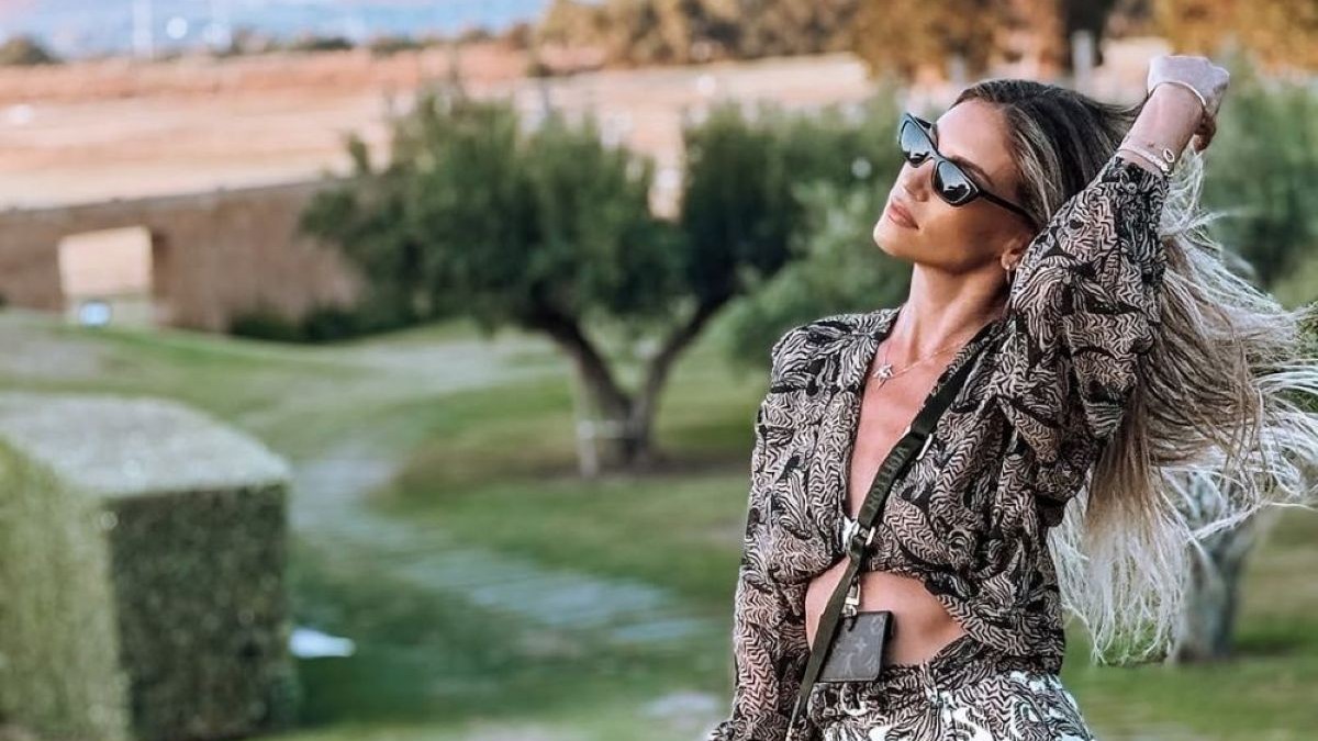 Αθηνά Οικονομάκου: Με άκρως καλοκαιρινό look στη Σικελία – Οι νέες φωτογραφίες από τις διακοπές της!