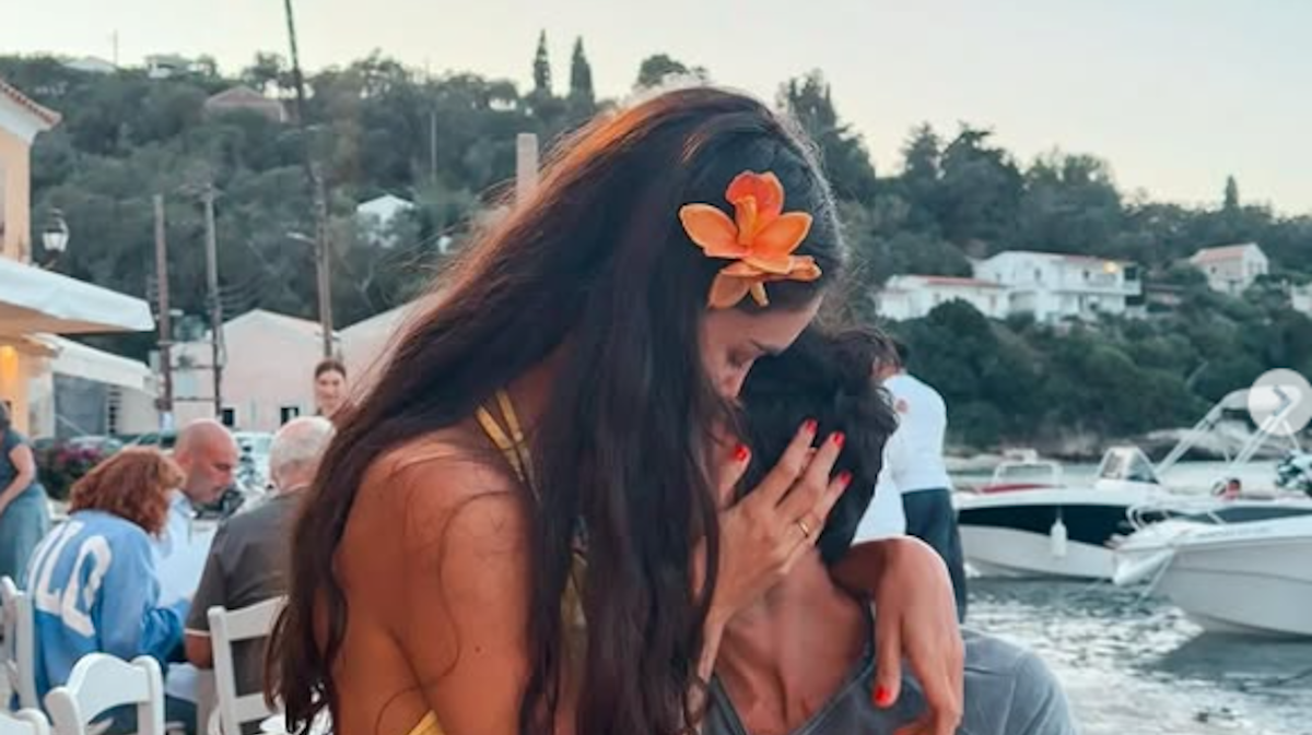 Άννα Πρέλεβιτς: Ρομαντικές στιγμές με τον Νικητα Νομικό στους Παξούς