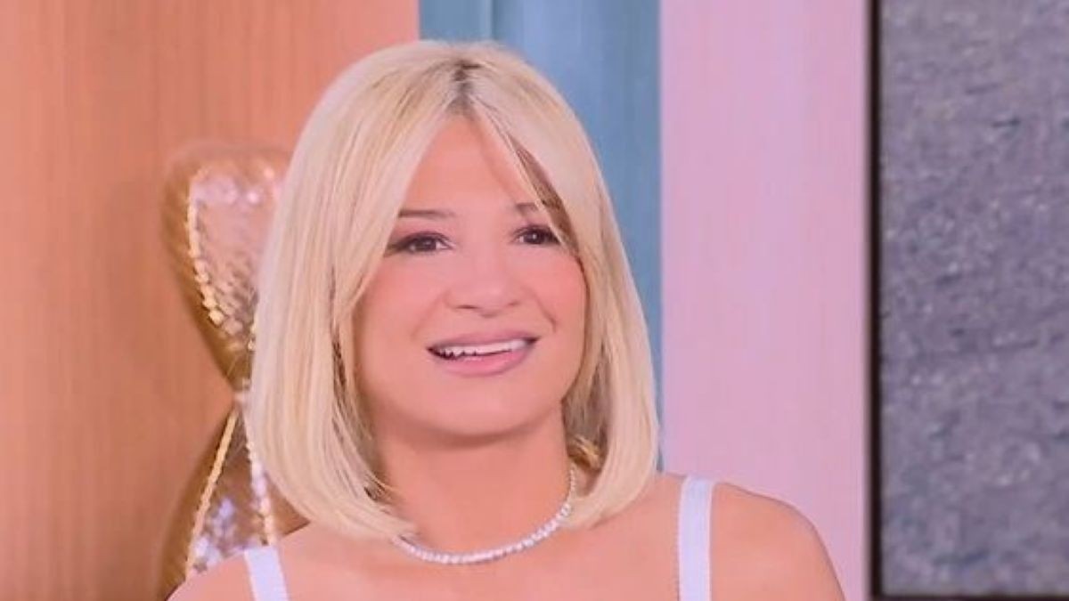 Η Φαίη Σκορδά αποχαιρέτησε τους τηλεθεατές για τη φετινή σεζόν – «Ο Πρόεδρος μας, ο Βαγγέλης Μαρινάκης με πίστεψε από την πρώτη στιγμή»