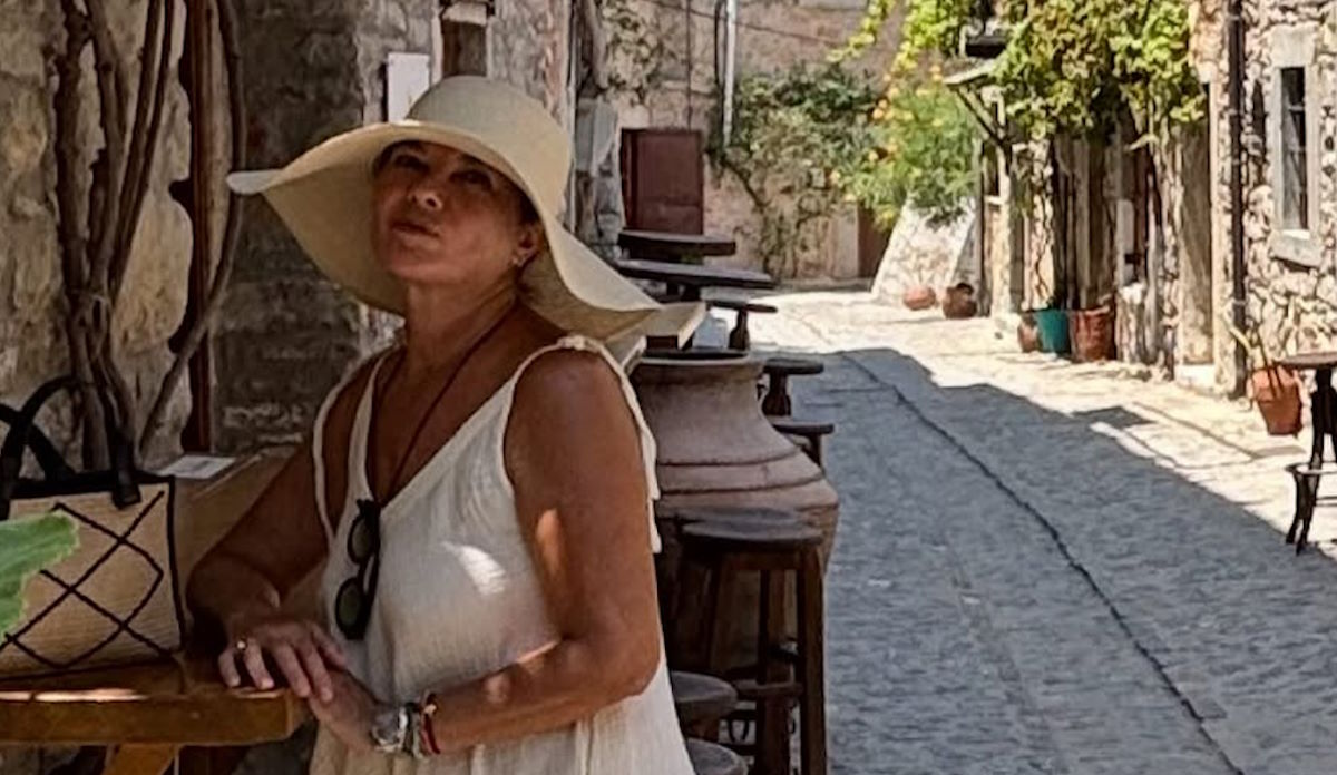 Σοφία Αλιμπέρτη: Στη Χίο για τον γιο της, Μιχαήλ – Άγγελο Βαρθακούρη