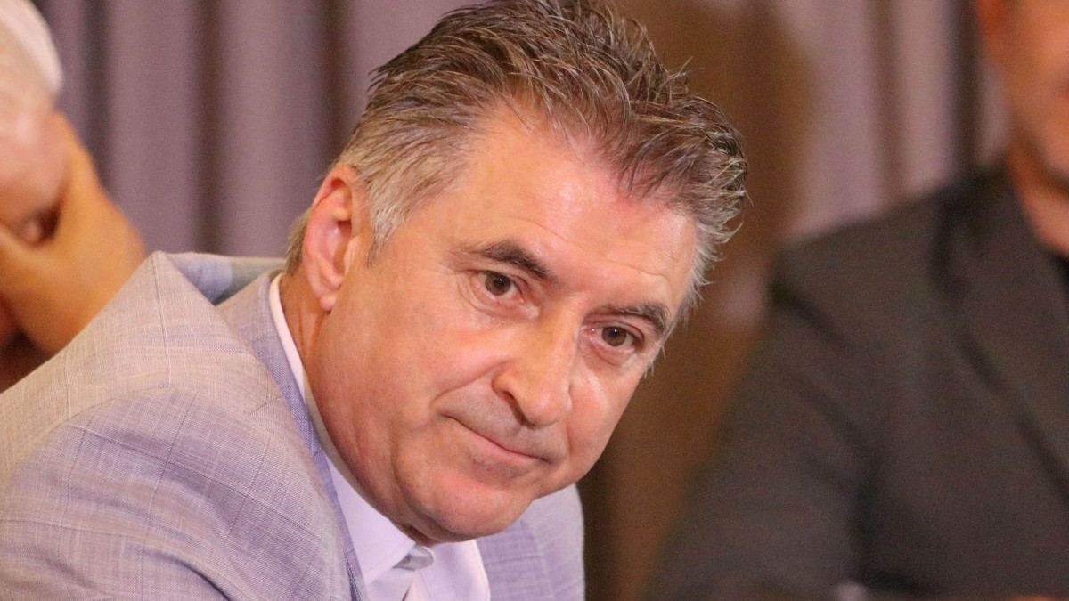 Χειρουργική επέμβαση για τον Θοδωρή Ζαγοράκη – Οι φωτογραφίες από το νοσοκομείο