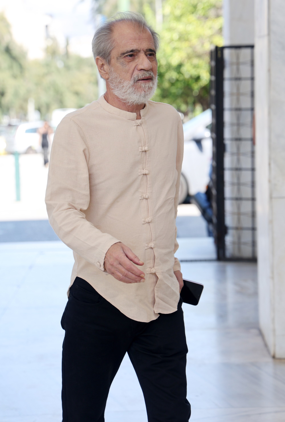 «Να πας στο καλό αδελφέ μου» έγραφε το μήνυμα στο στεφάνι που απέστειλε ο Αντώνης Πρέκας ο οποίος έδωσε το «παρών» στο Α' Νεκροταφείο.