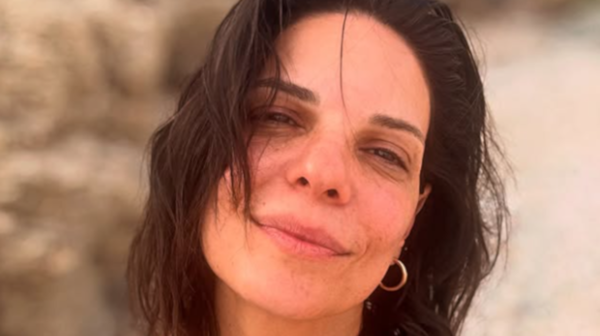 Μαρίνα Ασλάνογλου: «Σε κάθε ηλιαχτίδα βρίσκω την γαλήνη μου» – Καλοκαιρινή απόδραση στη Φολέγανδρο
