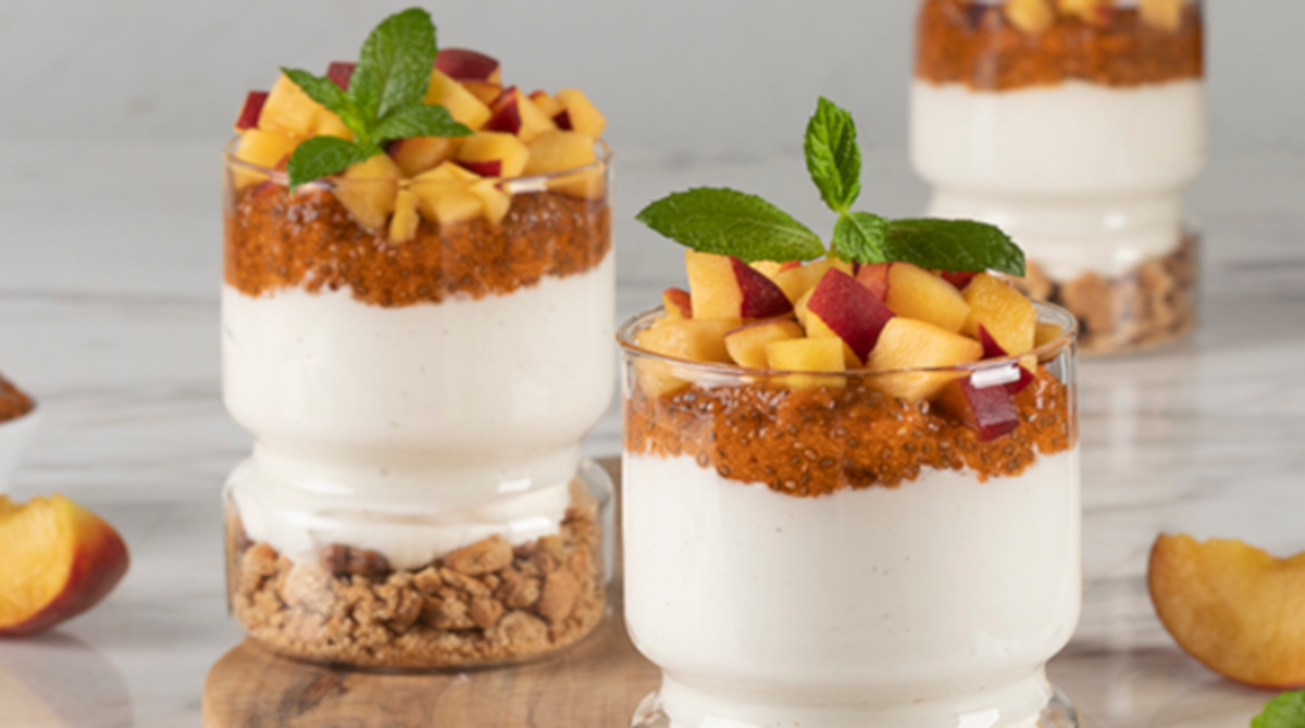 Light cheesecakes με μαρμελάδα ροδάκινο από τον Άκη Πετρετζίκη