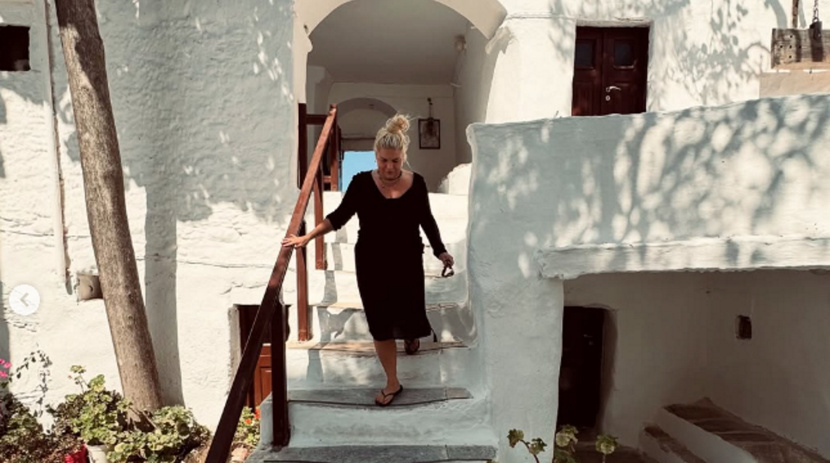 Δανάη Μπάρκα: Η συγκινητική εξομολόγηση για την πίστη και τον παππού της