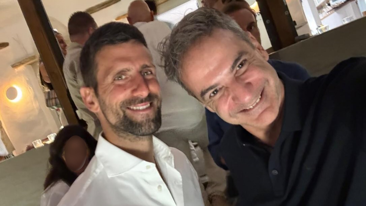 Κυριάκος Μητσοτάκης: Η selfie με τον Νόβακ Τζόκοβιτς στην Τήνο!