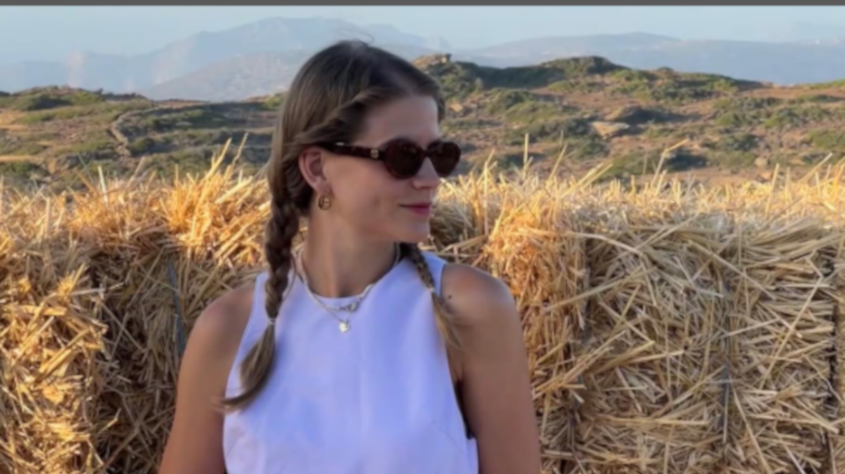 Η Δανάη Μιχαλάκη γιορτάζει 4 χρόνια γάμου με μια τρυφερή φωτογραφία των γονιών της