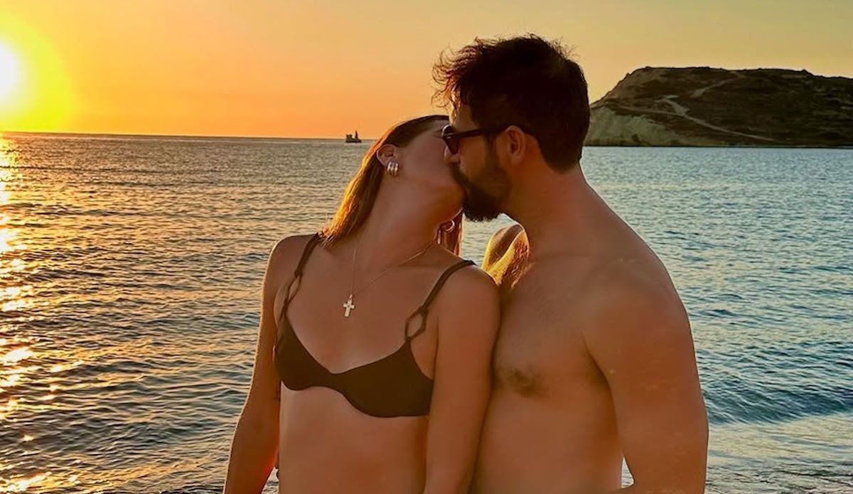 Θανάσης Πατριαρχέας: Οι ρομαντικές διακοπές στην Κίμωλο μαζί με τη σύζυγό του, Βίβιαν Δράκου