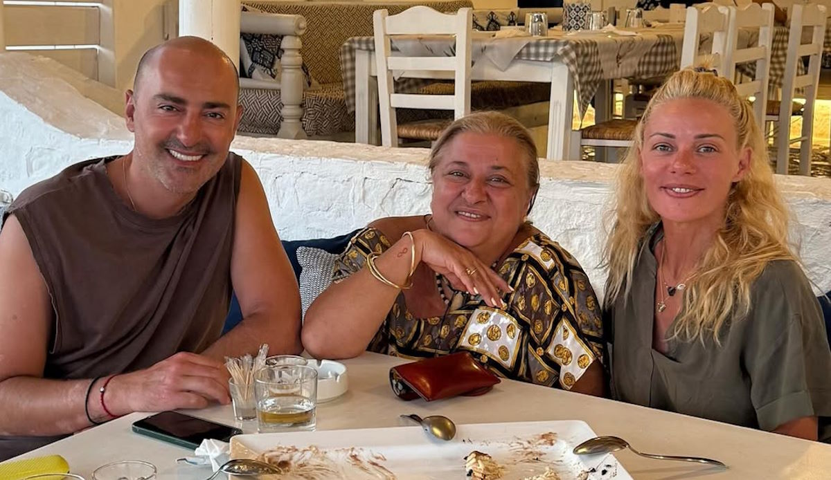 Ζέτα Μακρυπούλια: Βουτιές και φαγητό στην Πάτμο μαζί με την Ελισάβετ Κωνσταντινίδου και τον Θανάση Αλευρά