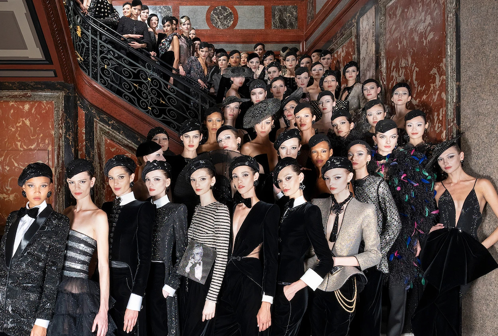 Giorgio Armani: Η αποχαιρετιστήρια επίδειξη στο Μιλάνο