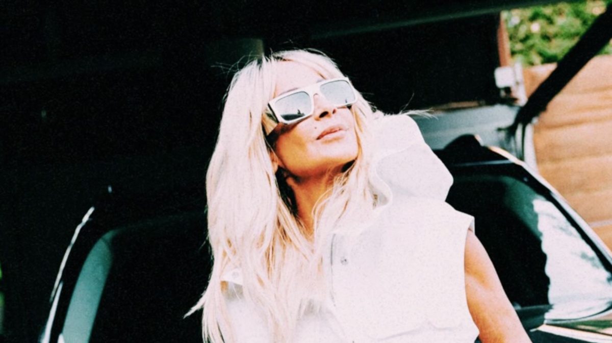 Άννα Βίσση: Υποδέχτηκε τον Σεπτέμβριο με total white look