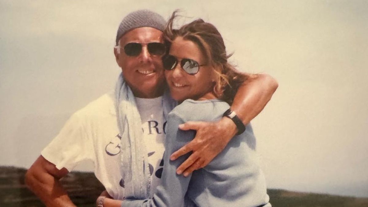 Τζένη Μπαλατσινού: Aποχαιρετά τον Giorgio Armani με κοινές τους φωτογραφίες – «Ένας άνθρωπος που αγάπησε βαθιά τη γυναίκα»