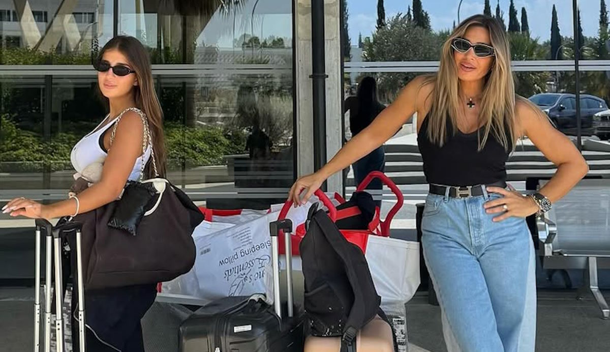 Ελένη Πετρουλάκη: Στην Κύπρο μαζί με τη Δωροθέα για να ξεκινήσει τις σπουδές της