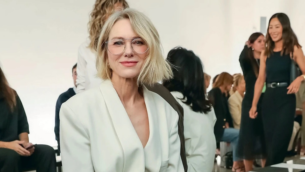 Ναόμι Γουότς: Έκλεψε τις εντυπώσεις με metallics στο fashion show του Calvin Klein