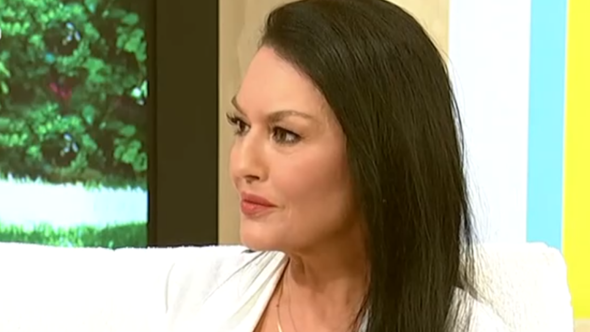 Ελένη Φιλίνη: «Ο μπαμπάς μου είχε επιχειρήσεις και καταστράφηκε. Από 15 χρονών δούλευα, μαζί με το σχολείο»