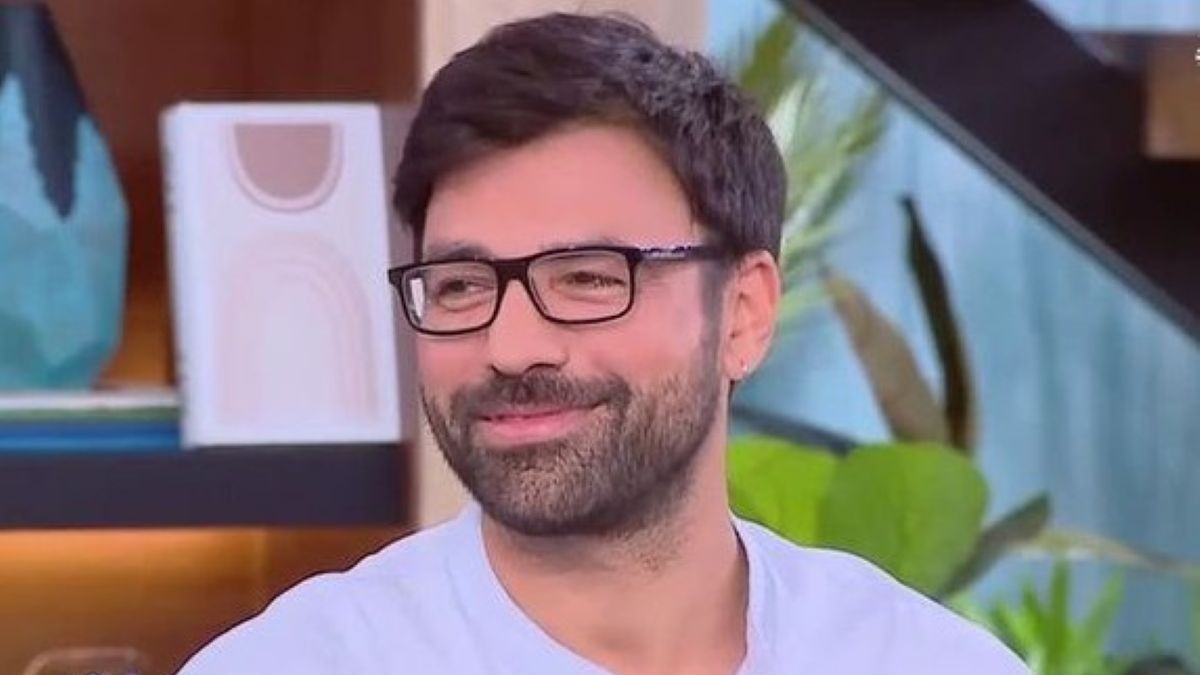 Αντρέας Γεωργίου για την πατρότητα: «Ό,τι και να προσφέρει ένας άντρας, δεν μπορεί να κάνει όσα μια γυναίκα. Δεν μπορώ να θηλάσω εγώ το παιδί»