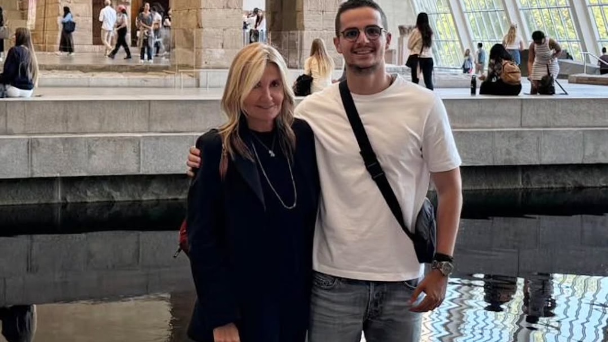 Μαρέβα Γκραμπόφσκι Μητσοτάκη: Το total black look με sneakers που μπορείς να αντιγράψεις