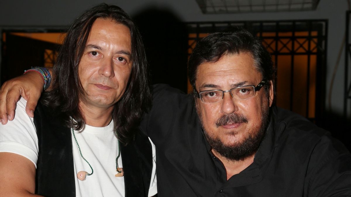 Γιάννης Κότσιρας: Το συγκινητικό μήνυμα για τον Λαυρέντη Μαχαιρίτσα έξι χρόνια μετά τον θάνατό του – «Τον αριθμό σου πάντως δεν τον σβήνω»