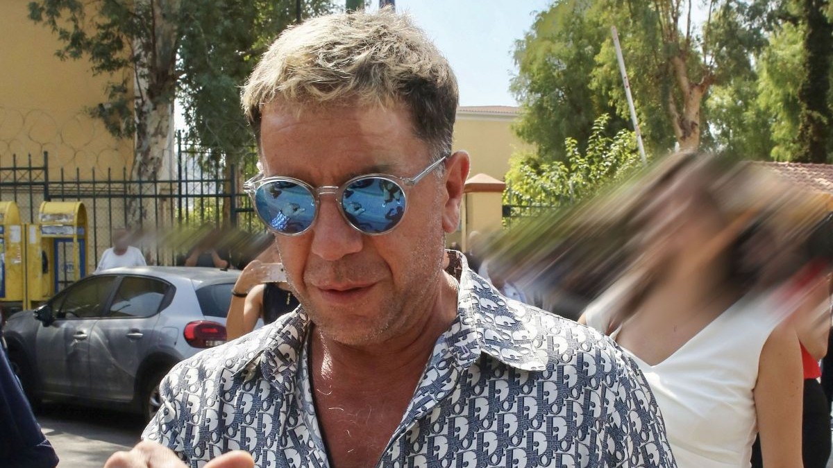 Στην Ευελπίδων ο Γιώργος Μαζωνάκης – Οι μηνύσεις σε συγγενικά του πρόσωπα και ηχηρές δηλώσεις