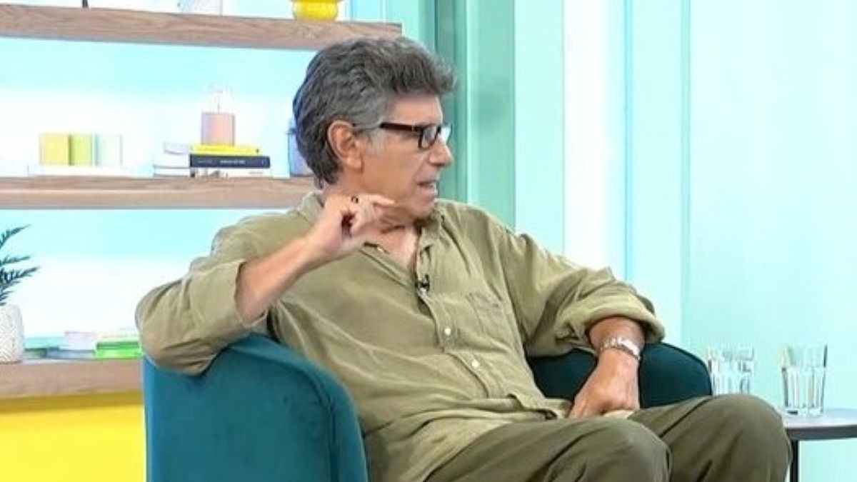 Γιάννης Μπέζος: «Είναι ωραίο να συμβαδίζεις με την ηλικία σου. Είναι ολέθριο να συμπεριφέρεσαι σαν 25άρης»