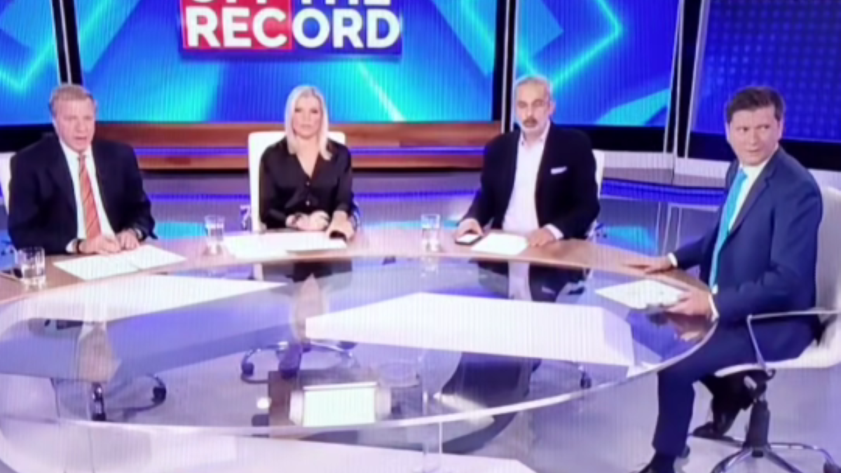 Σεισμός στην Εύβοια: Η στιγμή που καταγράφηκε ζωντανά στον αέρα της ΕΡΤ