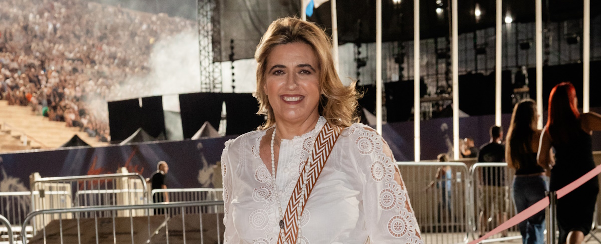 Χριστιάννα Βαρδινογιάννη: Η elevated casual εμφάνιση με τα sneakers της σεζόν