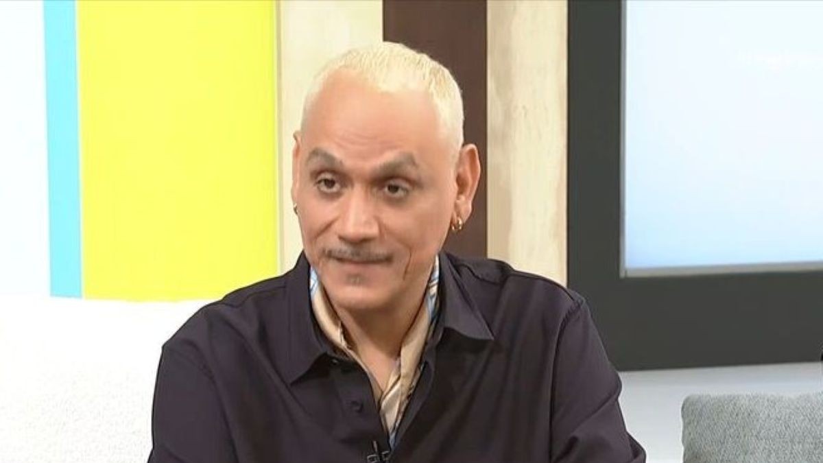 Θανάσης Βασιλόπουλος: Η συγκινητική εξομολόγηση για την παιδική του ηλικία και τη μητέρα του – «Έμαθα να διαβάζω για τη μάνα μου…»