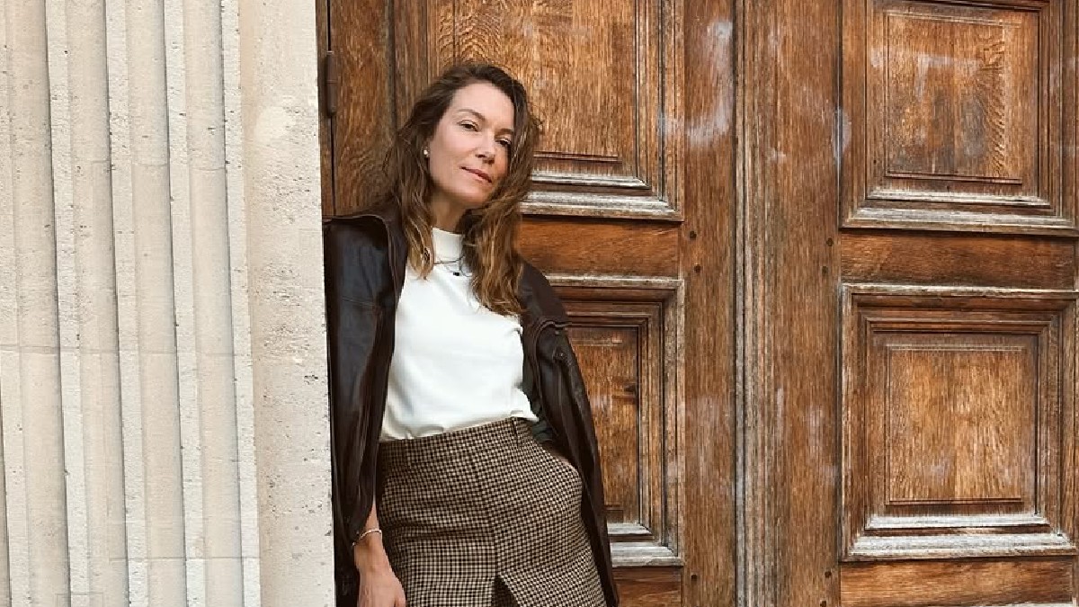 Autumn chic: Η Βίκυ Καγιά υιοθετεί τα  loafers της σεζόν και εντυπωσιάζει