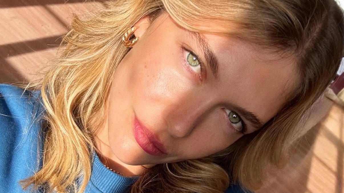 Η Κλέλια Ανδριολάτου και το μετριοπαθές sweatshirt