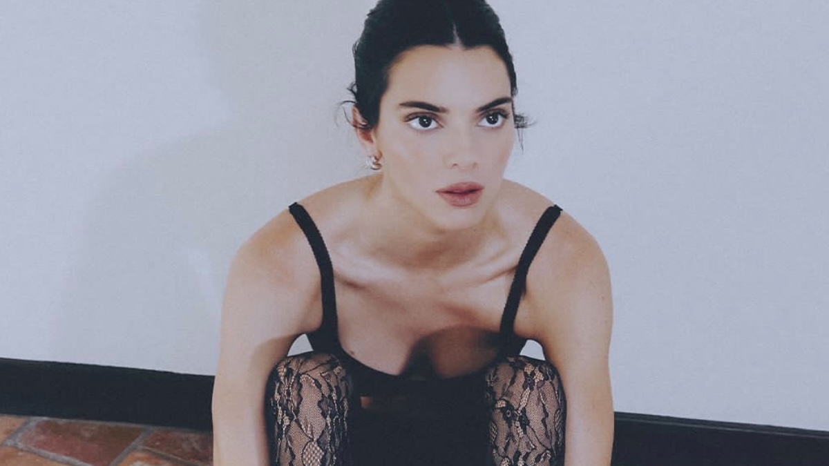 Η Κένταλ Τζένερ δεν προσέχει μην σκίσει το καλσόν της