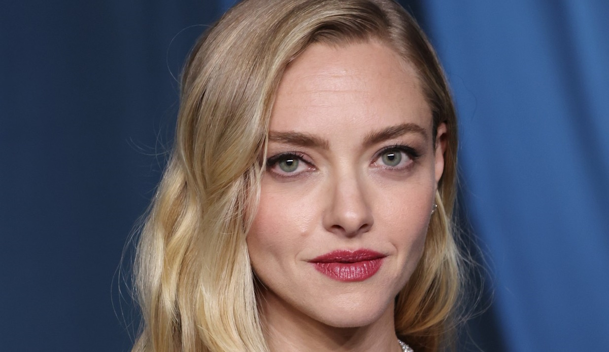 Αμάντα Σάιφριντ: Το μονοχρωματικό μακιγιάζ της είναι η απόλυτη τάση τώρα