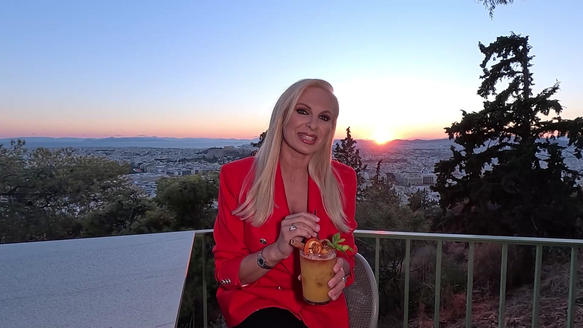 Μάγδα Τσέγκου: Έρχεται στο OPEN με το Happy Hours